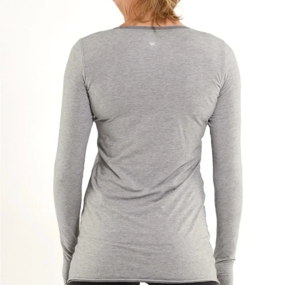Lululemon Cabin Long Sleeve Tee Reversible Ghost Grey/Heathered Grey Size 8 - Picture 6 of 16